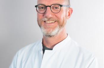 Studie Bravis-orthopeed Geert Meermans naar nieuwe methode heupoperaties